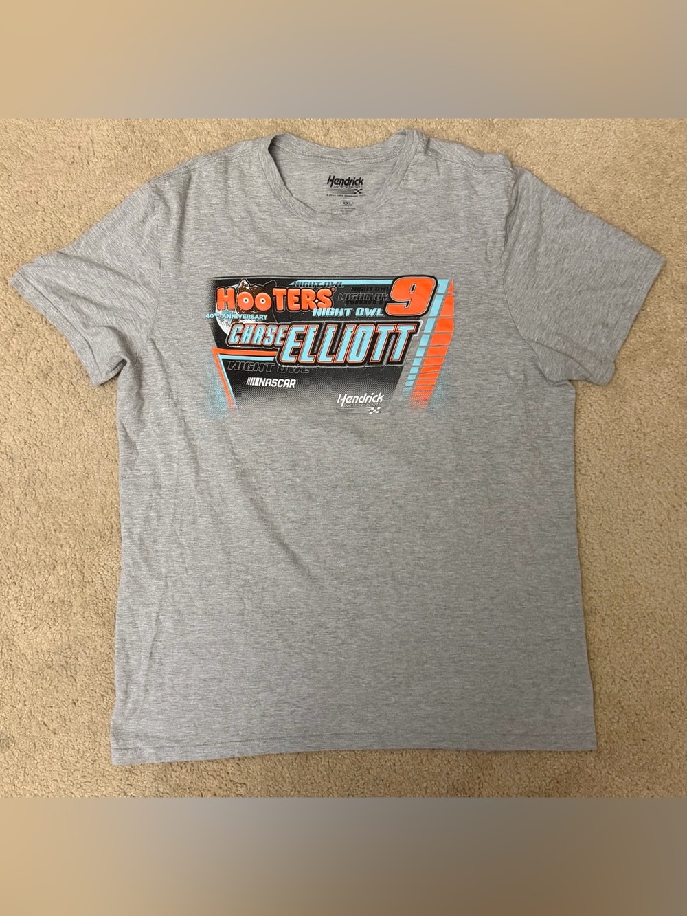 Chase Elliott #9 Hooters 40th Anniversary NASCAR T-Shirt XXL